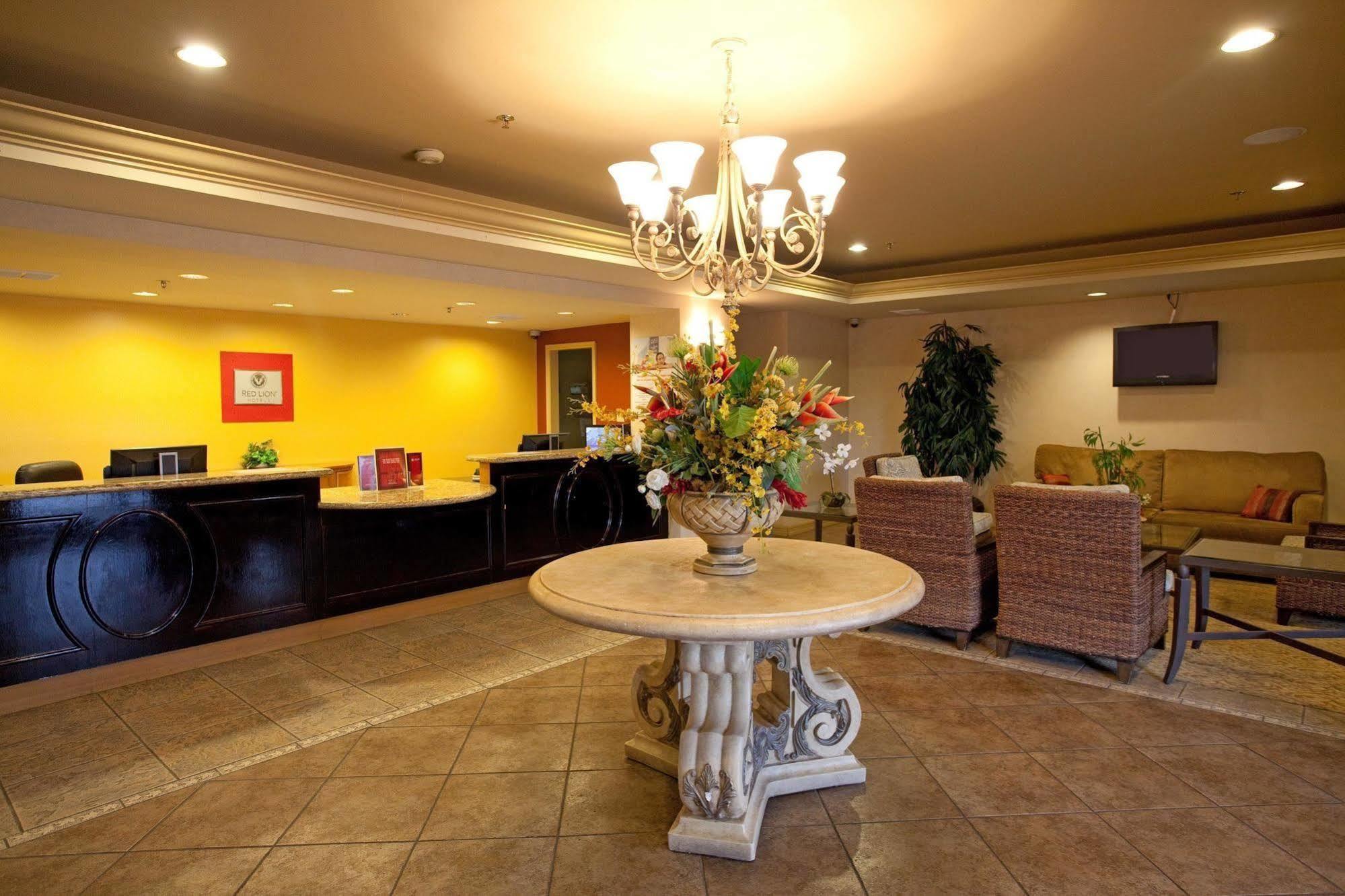 Red Lion Inn & Suites Cathedral City Palm Springs Экстерьер фото