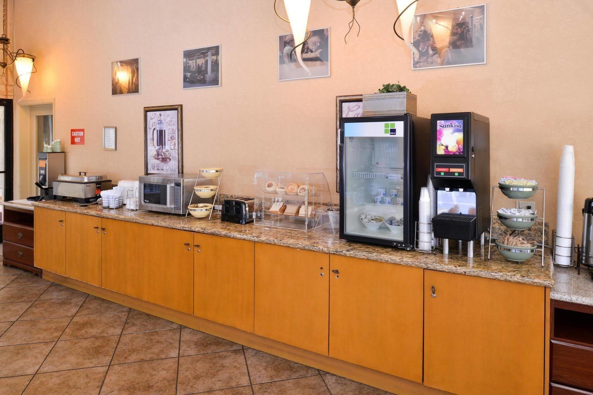 Red Lion Inn & Suites Cathedral City Palm Springs Экстерьер фото