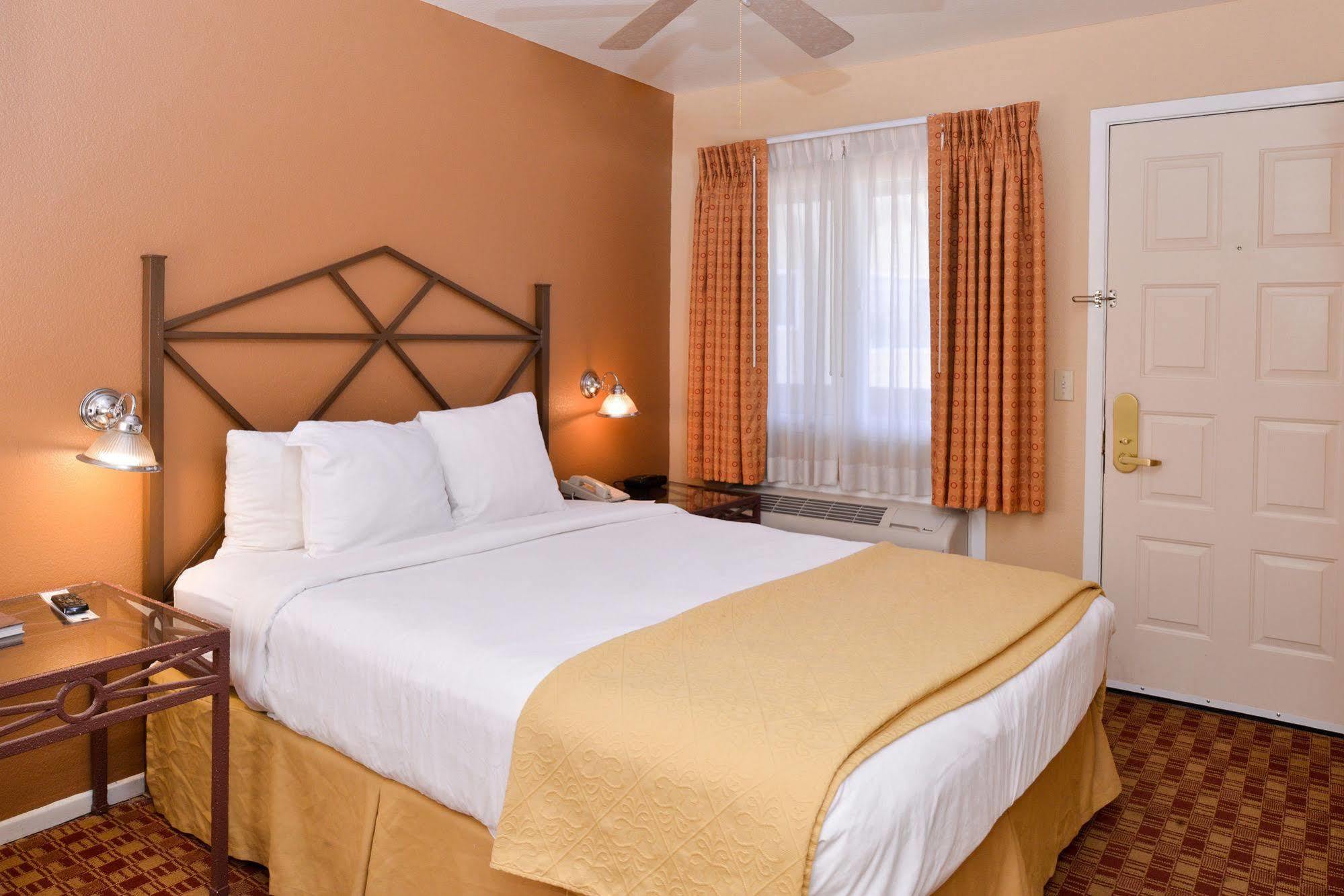 Red Lion Inn & Suites Cathedral City Palm Springs Экстерьер фото