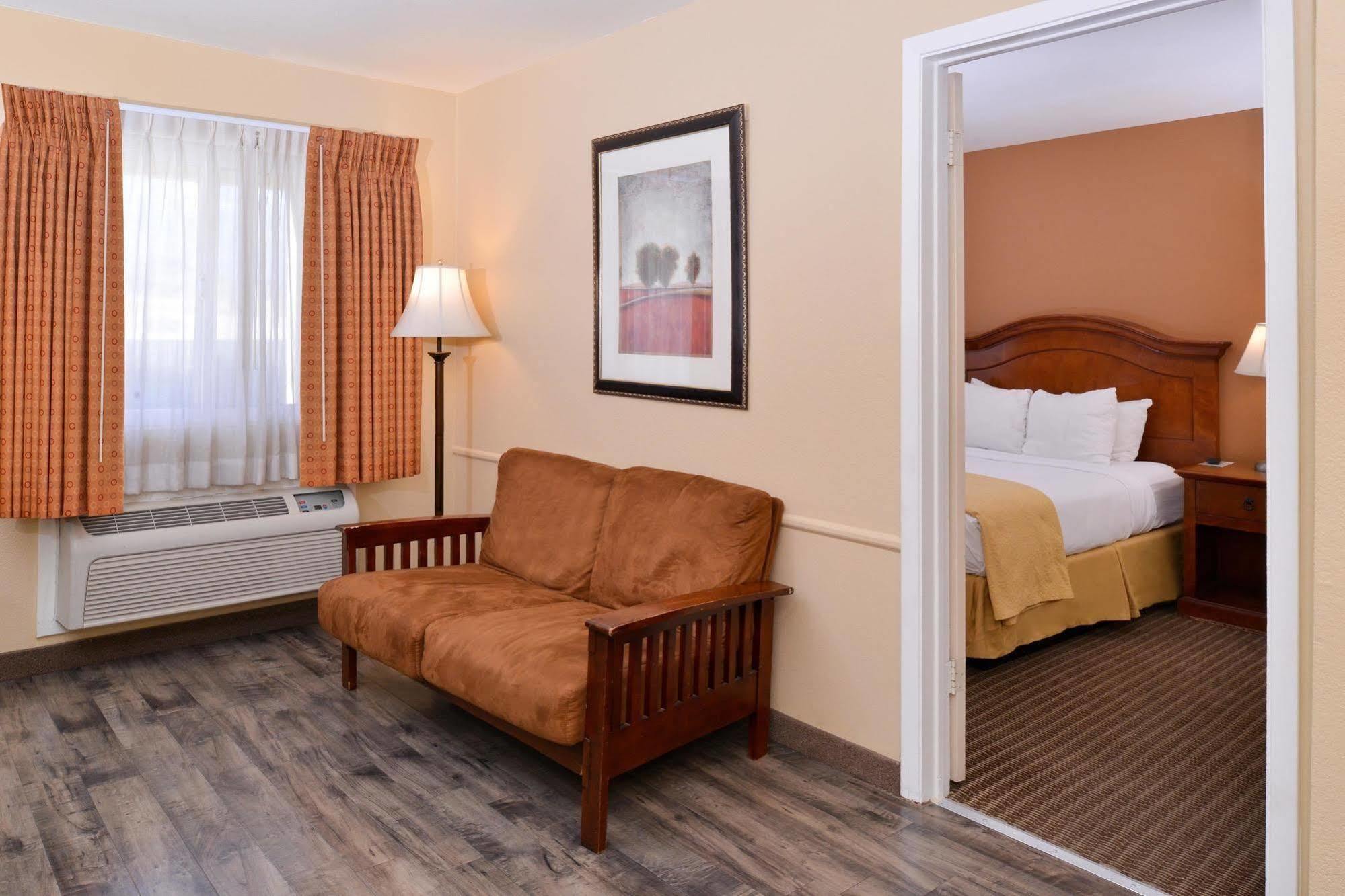 Red Lion Inn & Suites Cathedral City Palm Springs Экстерьер фото