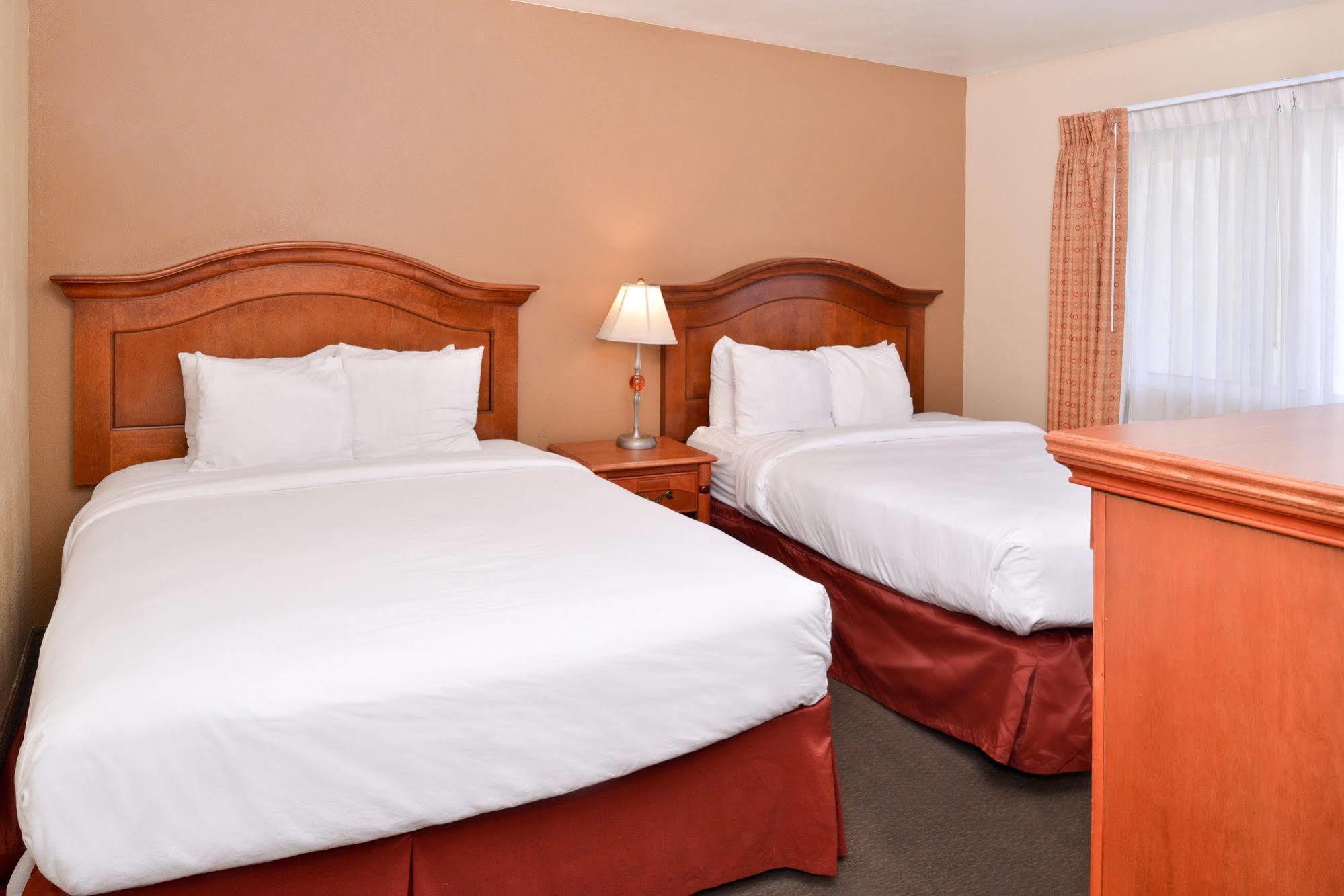 Red Lion Inn & Suites Cathedral City Palm Springs Экстерьер фото