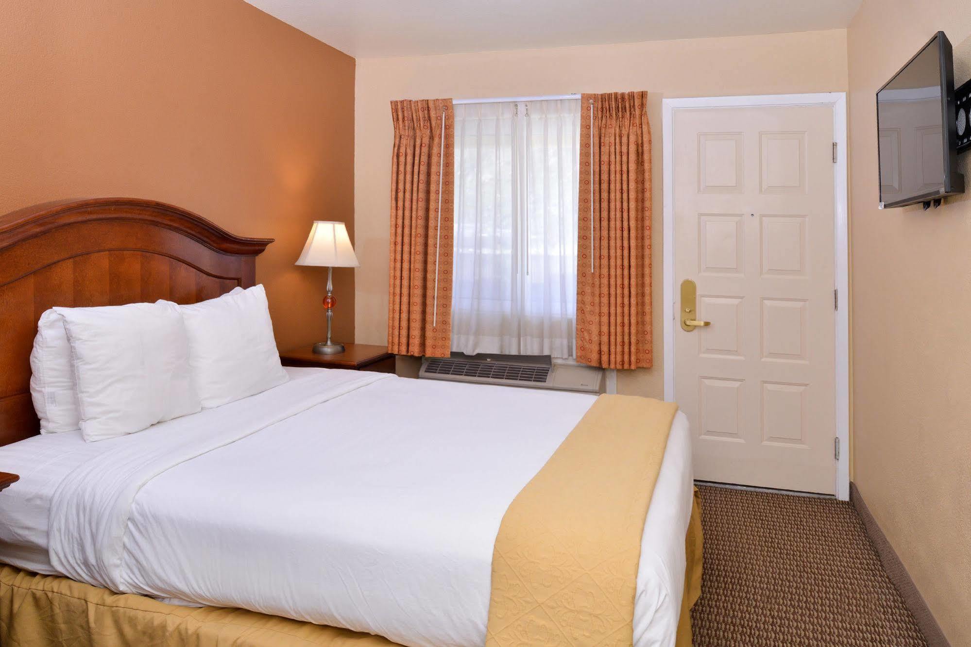 Red Lion Inn & Suites Cathedral City Palm Springs Экстерьер фото